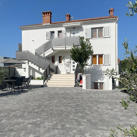 Valkane Beach Apartments Pula Extérieur photo