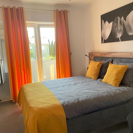 Valkane Beach Apartments Pula Extérieur photo