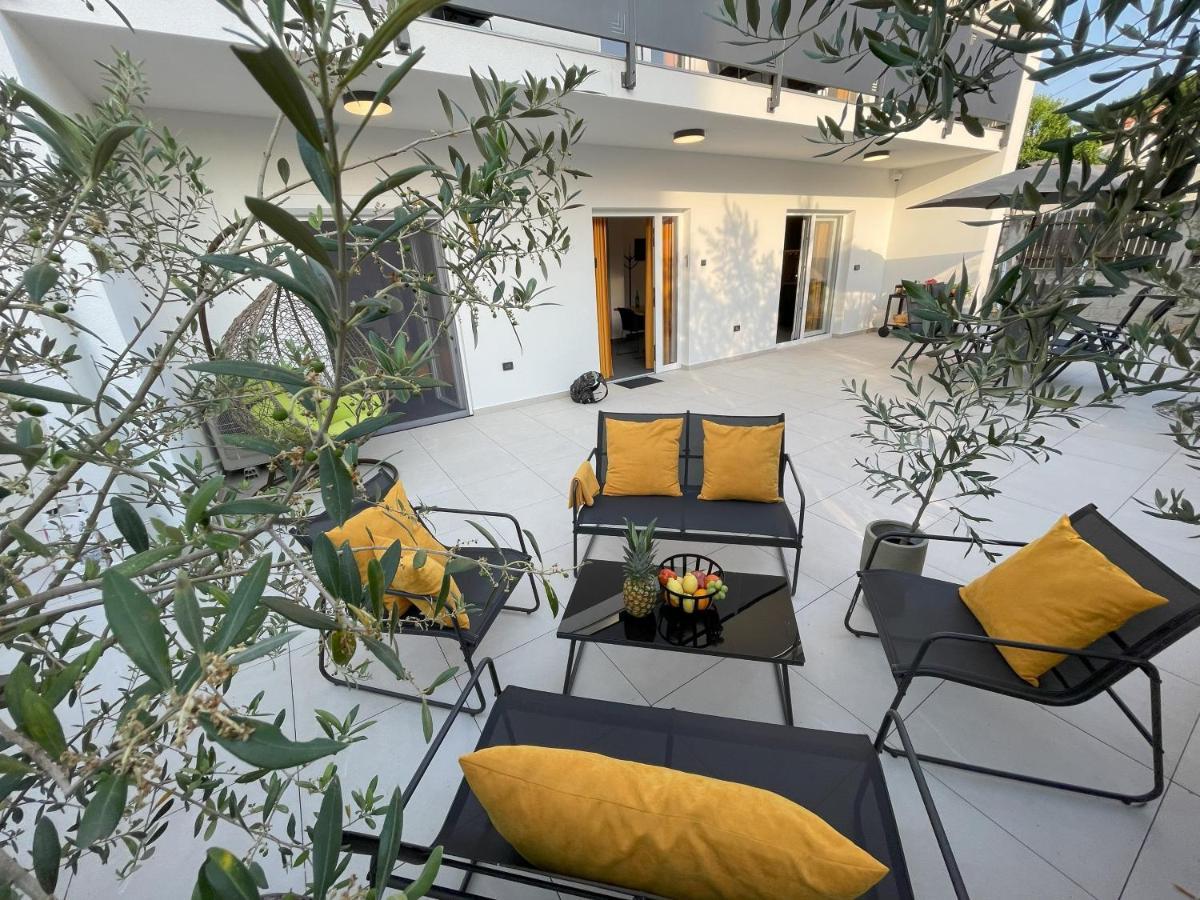 Valkane Beach Apartments Pula Extérieur photo