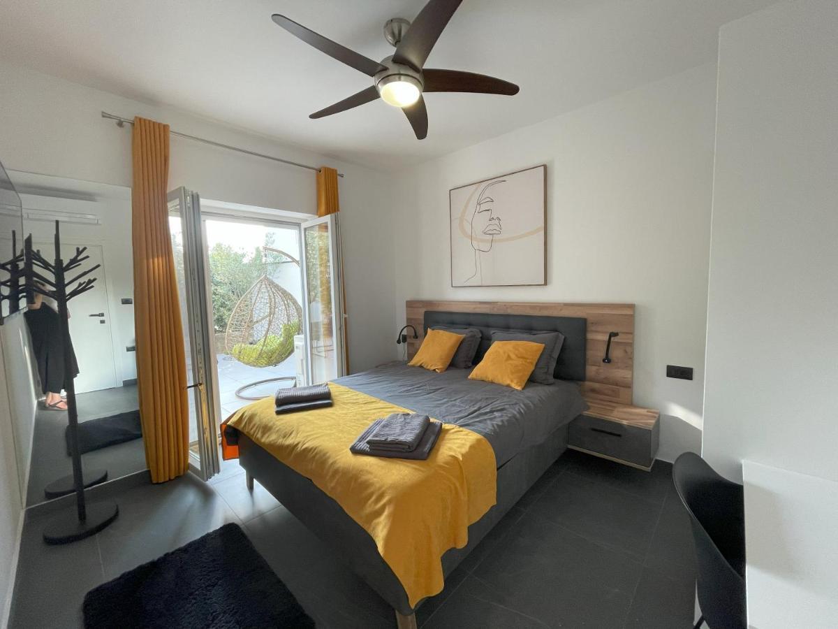 Valkane Beach Apartments Pula Extérieur photo
