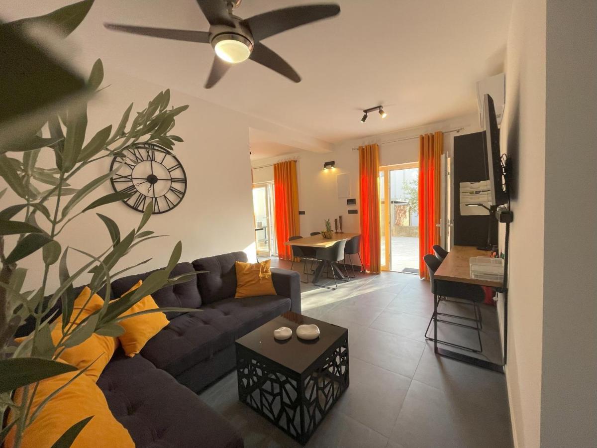 Valkane Beach Apartments Pula Extérieur photo