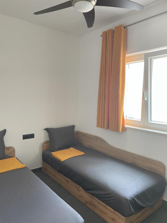 Valkane Beach Apartments Pula Extérieur photo