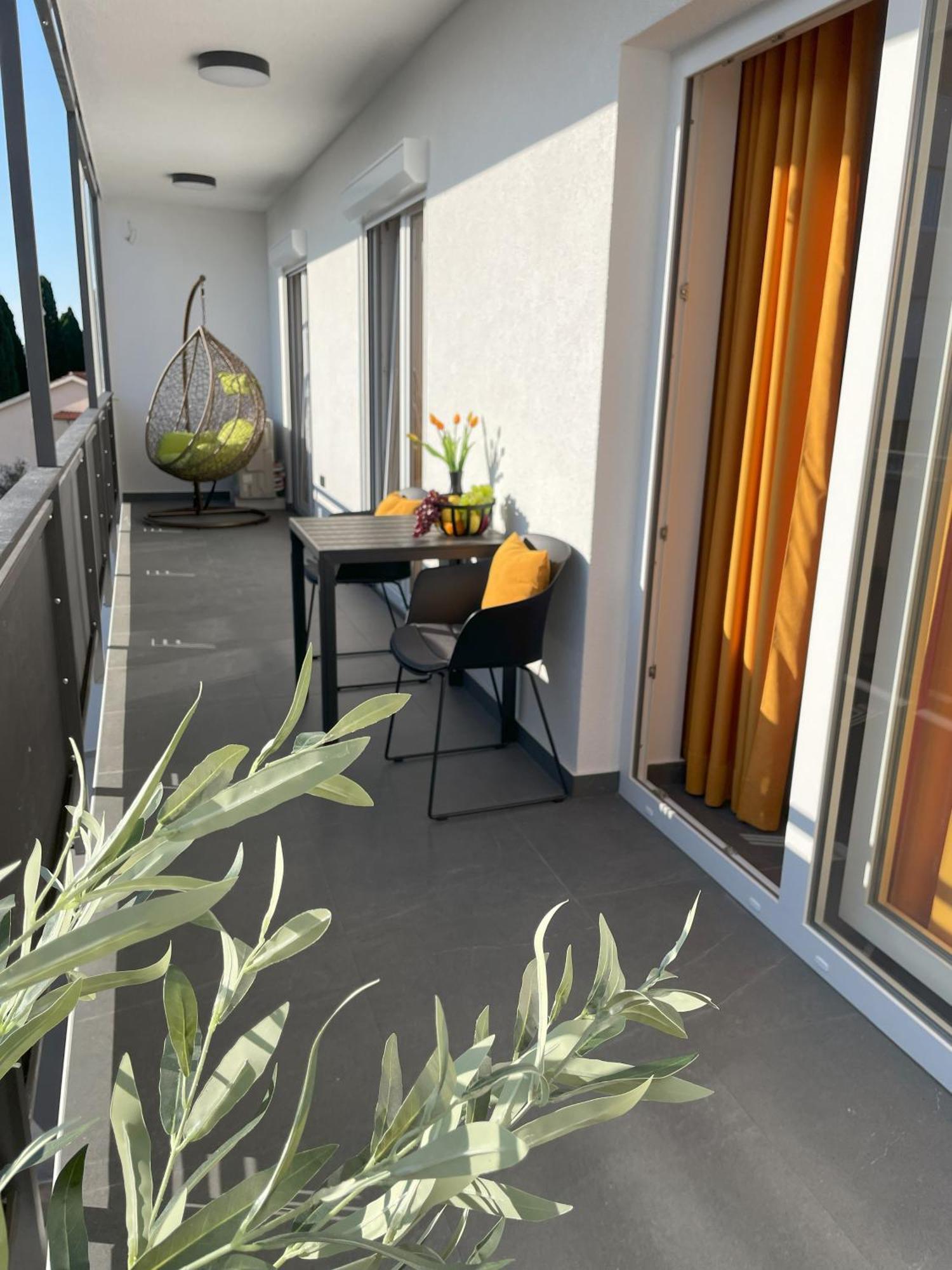 Valkane Beach Apartments Pula Extérieur photo
